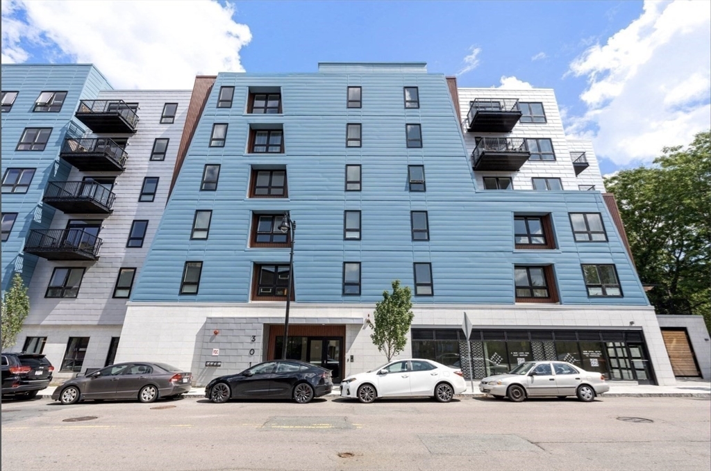 301 Border St. # 402