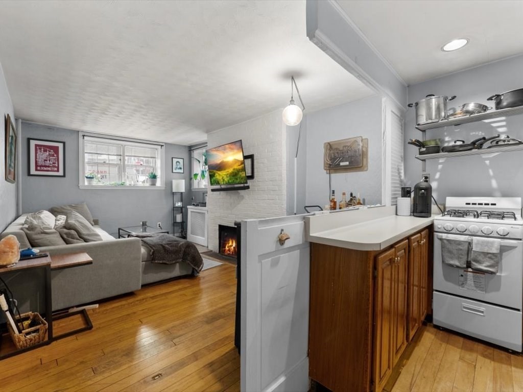 11 Myrtle St # 2