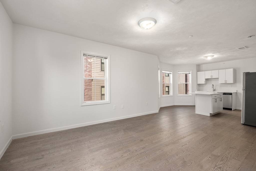 599 Broadway # 2F