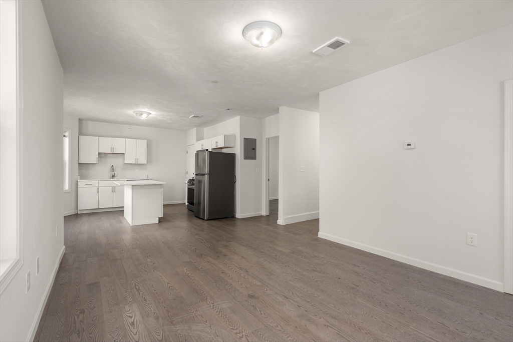599 Broadway # 2F