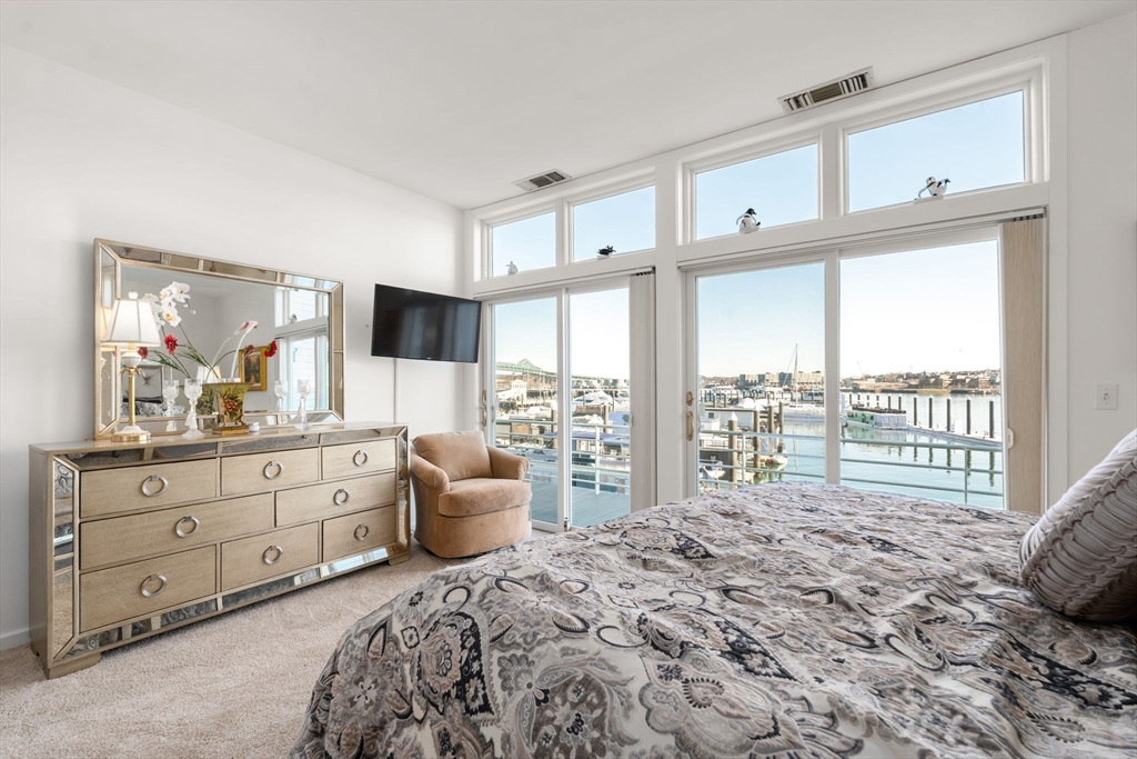 30 Constellation Wharf # 30