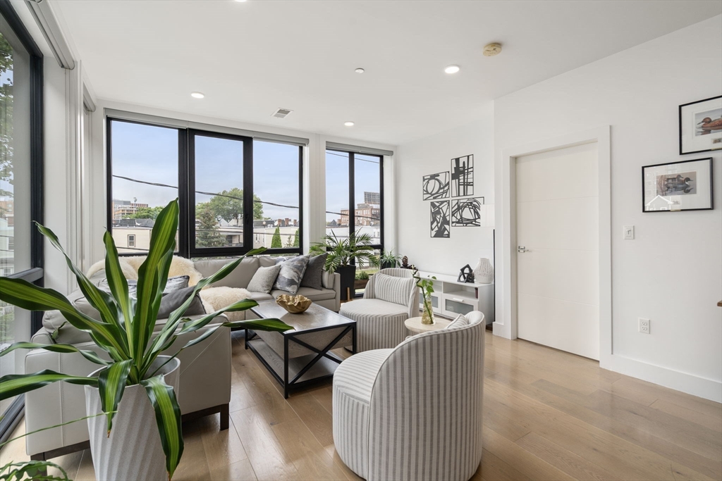 30 Penniman # 01 Unit: 2-01