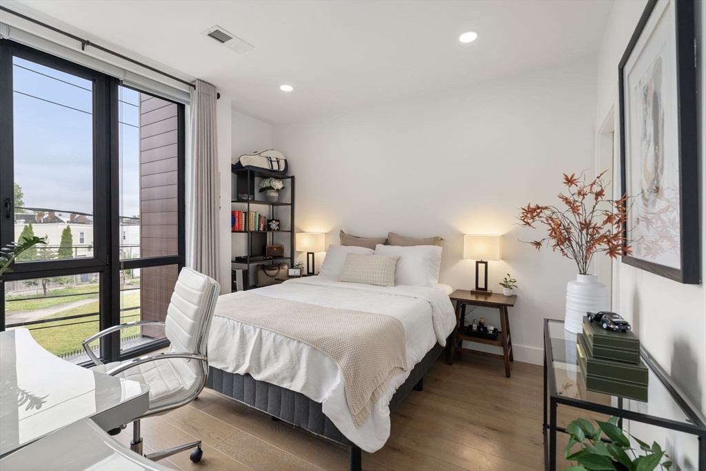 30 Penniman # 01 Unit: 2-01