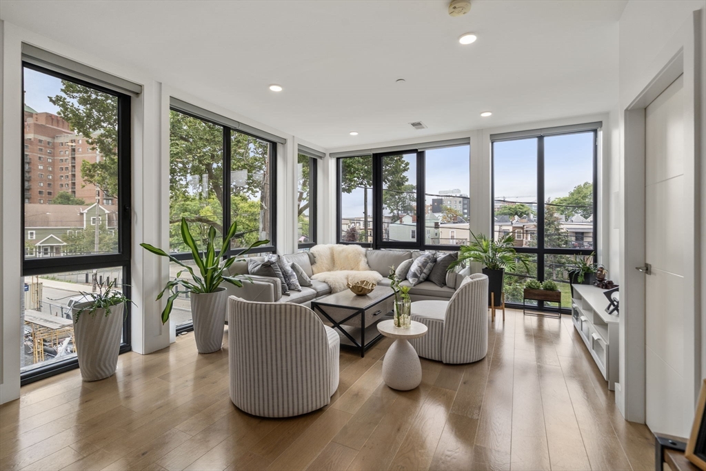 30 Penniman # 01 Unit: 2-01