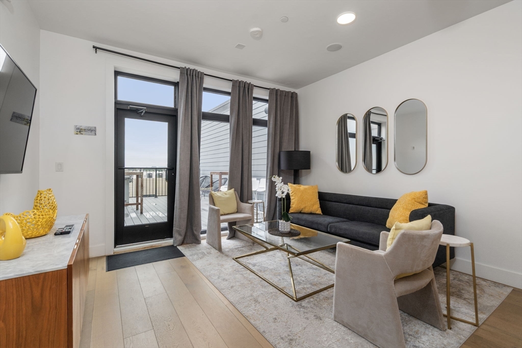 30 Penniman # 01 Unit: 2-01