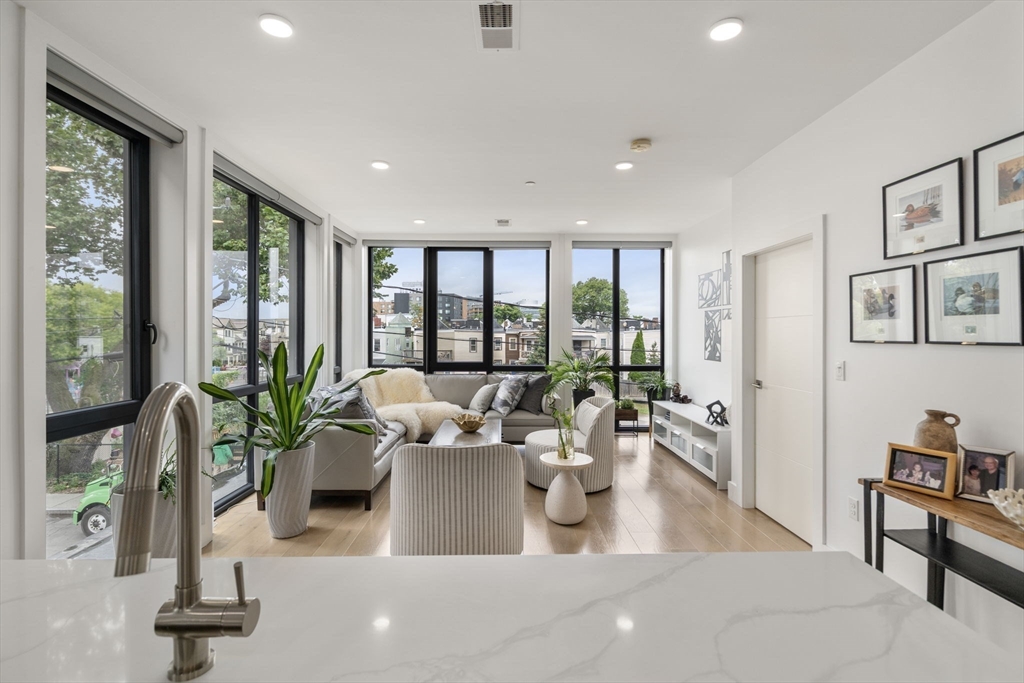 30 Penniman # 01 Unit: 2-01