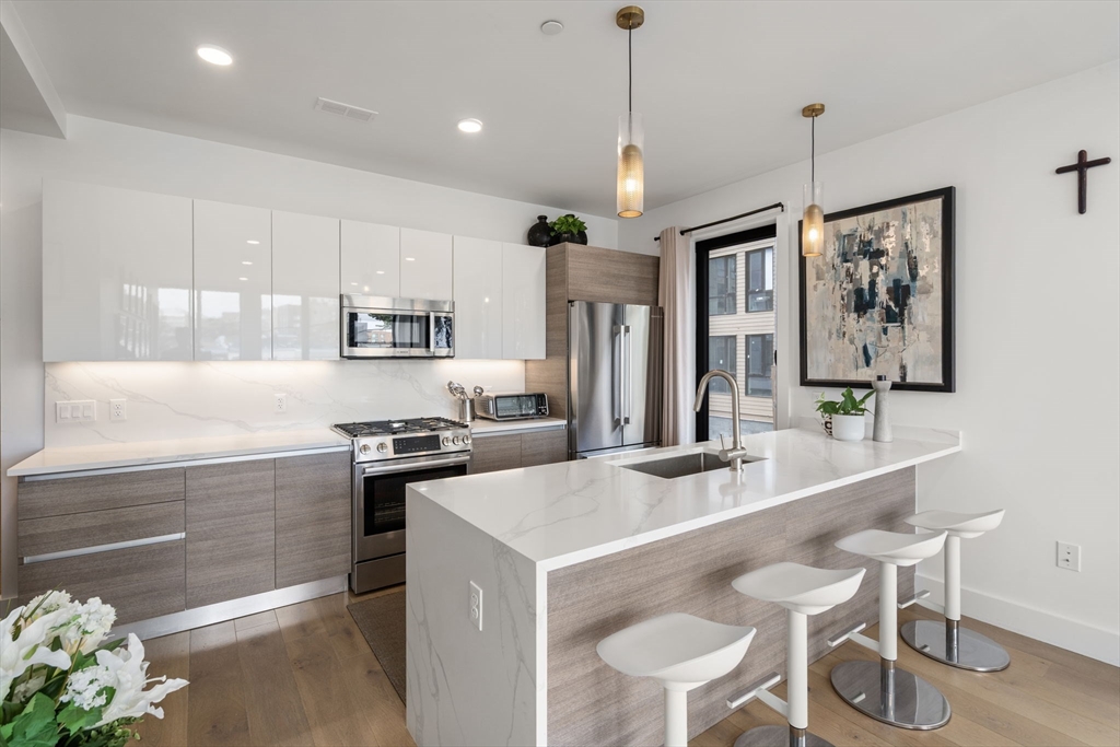 30 Penniman # 01 Unit: 2-01