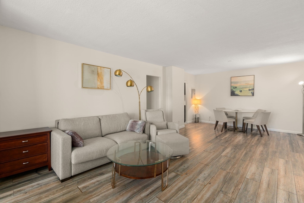 33 Pond Street # 919