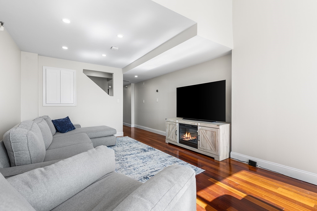 42 Eighth St # 2514