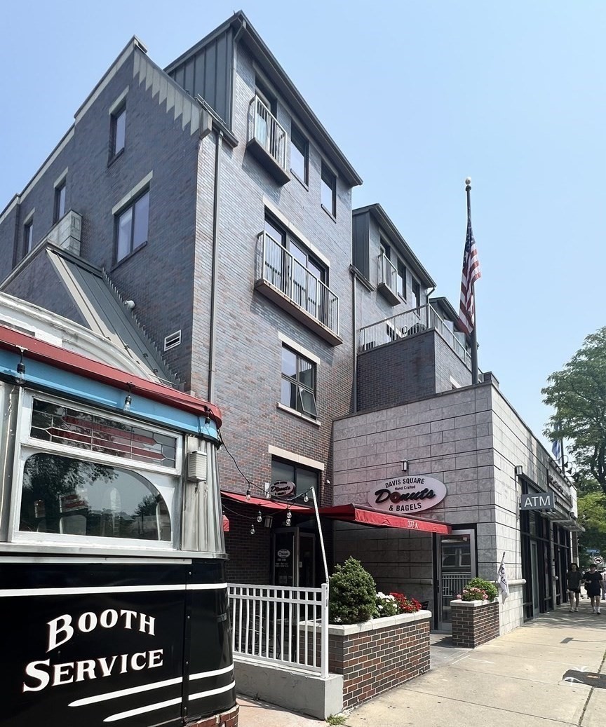 377 Summer St