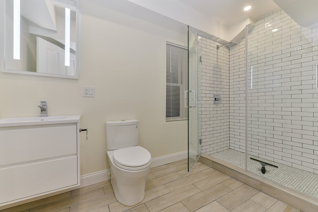 458 E 7th # 1