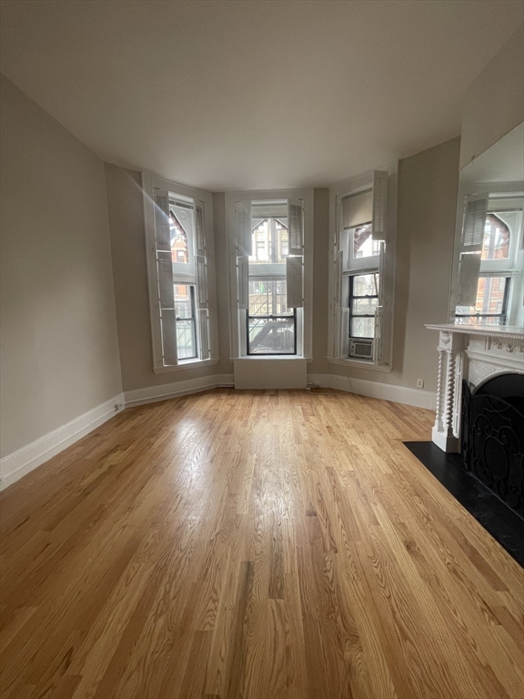 271 Dartmouth St # 1L