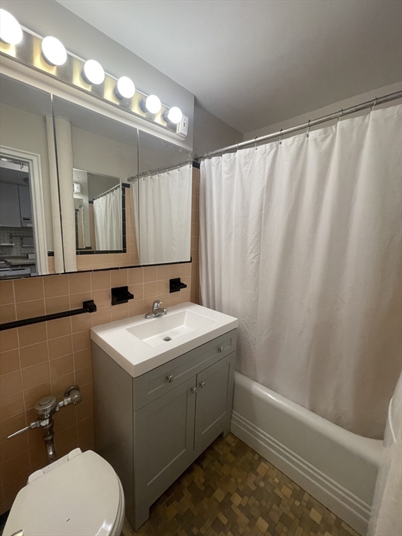 271 Dartmouth St # 1L