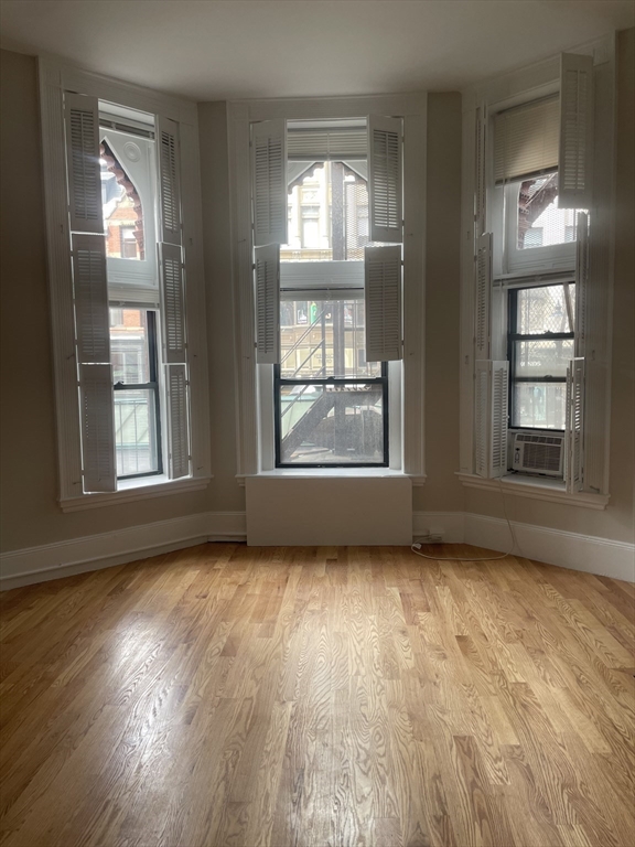 271 Dartmouth St # 1L