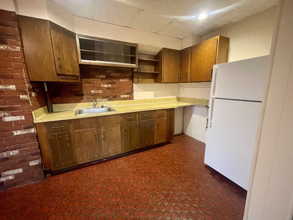 136 Saratoga St # 2