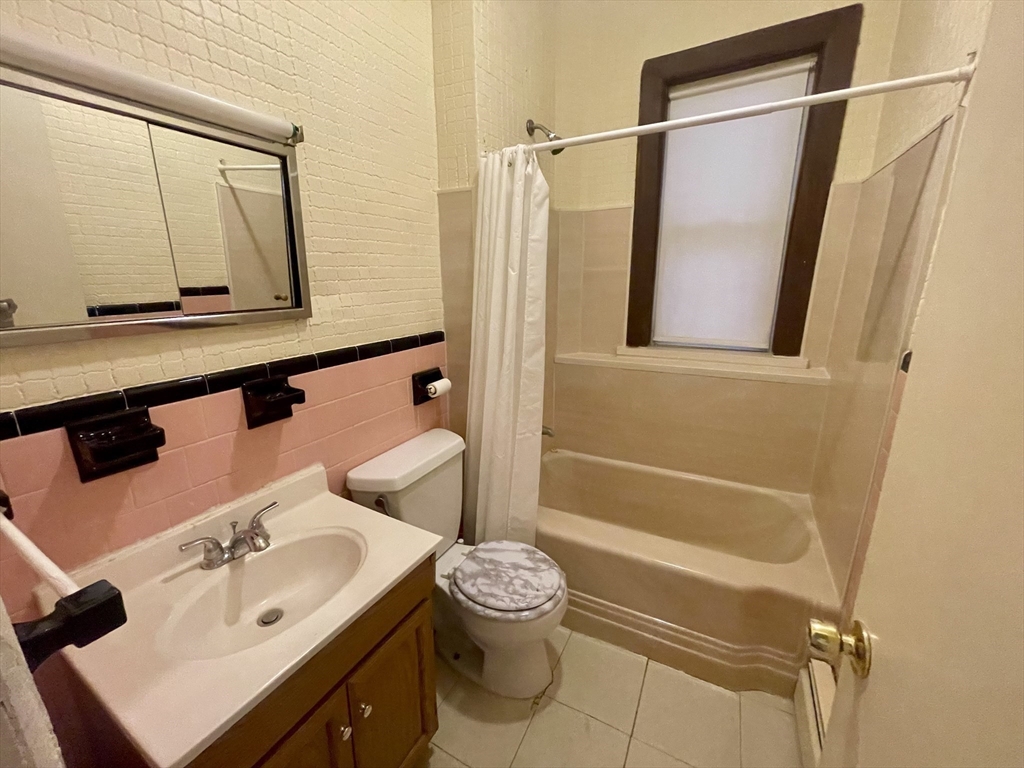 136 Saratoga St # 2