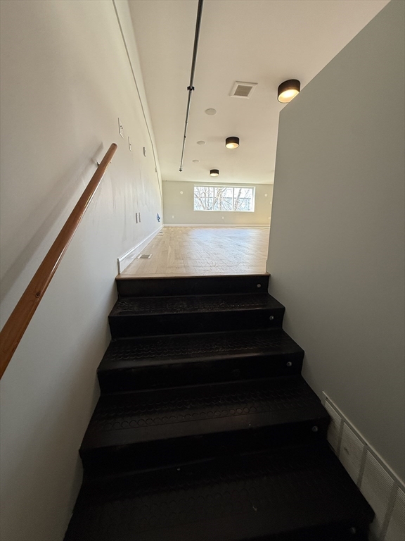 586 Pleasant # 8