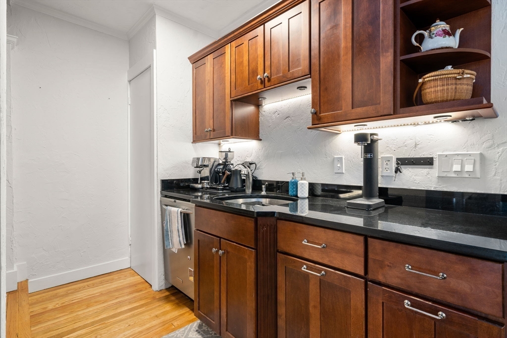 63 Maverick Square # 5