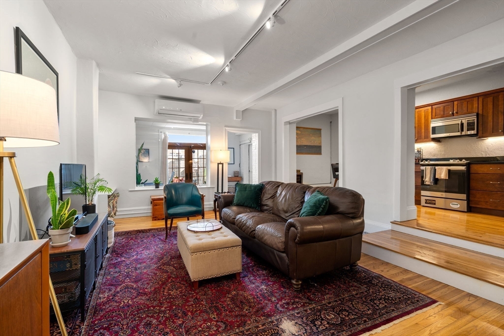 63 Maverick Square # 5