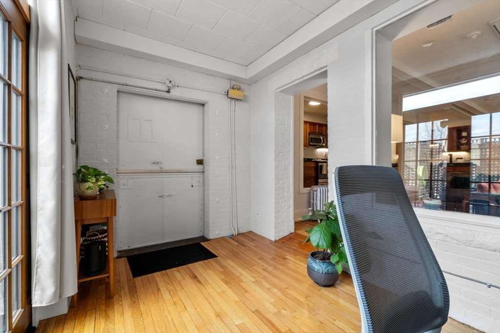 63 Maverick Square # 5