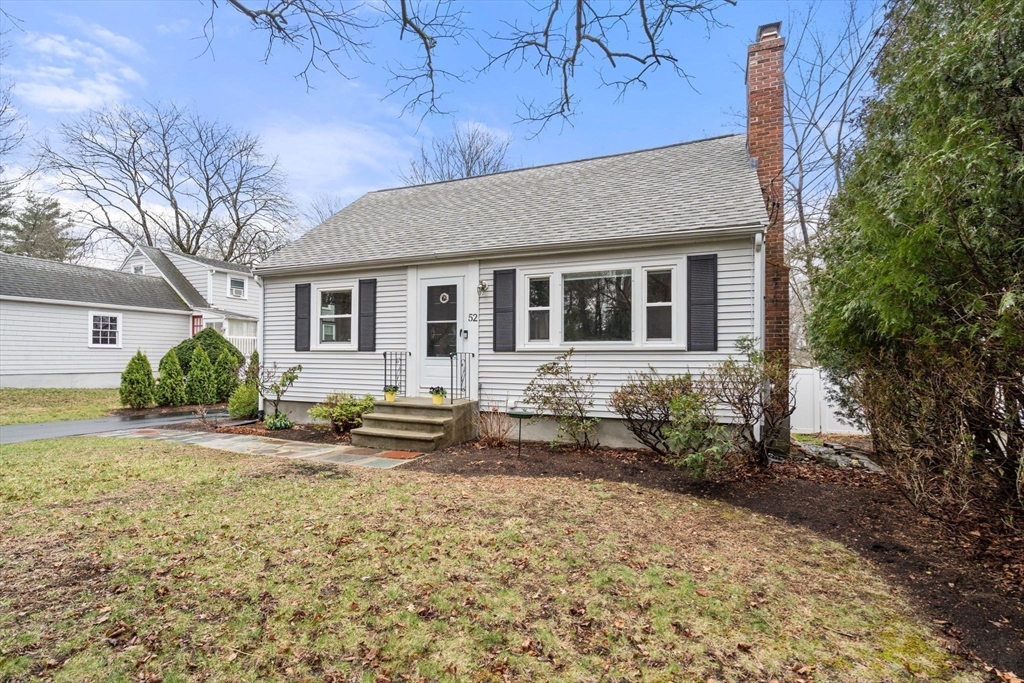 52 Ivan St