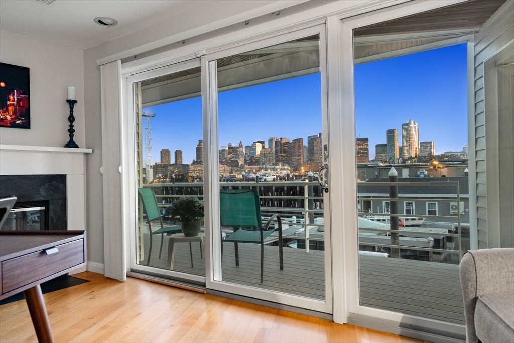 11 Constellation Wharf # 11