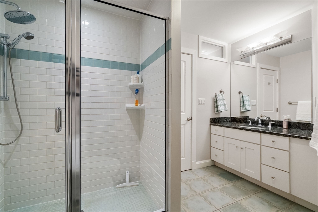 11 Constellation Wharf # 11