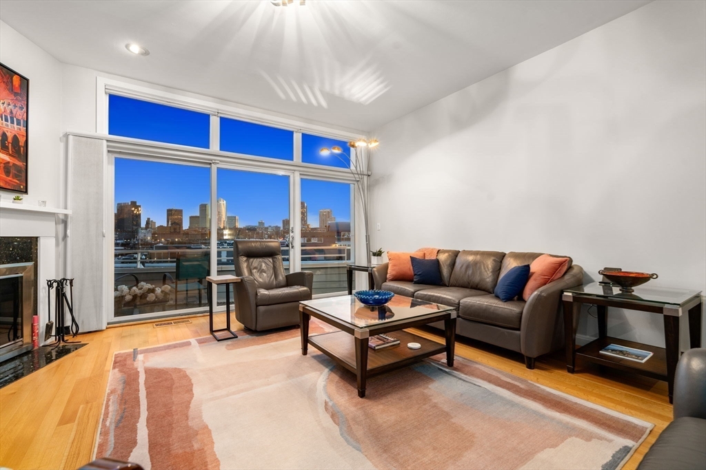 11 Constellation Wharf # 11