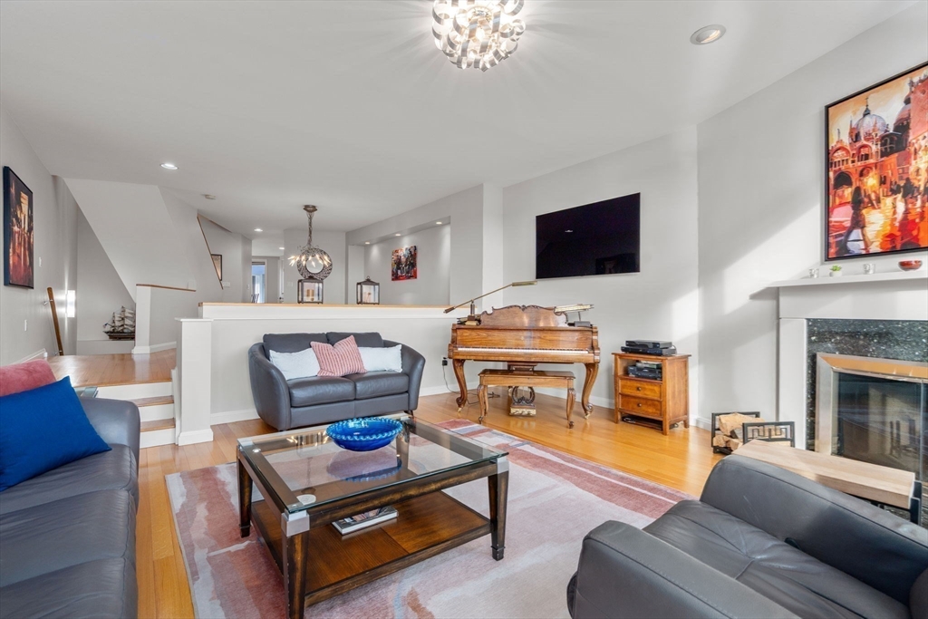 11 Constellation Wharf # 11