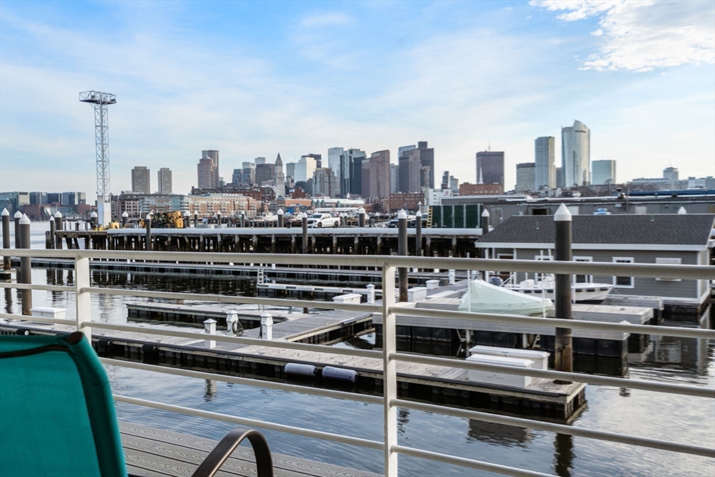 11 Constellation Wharf # 11