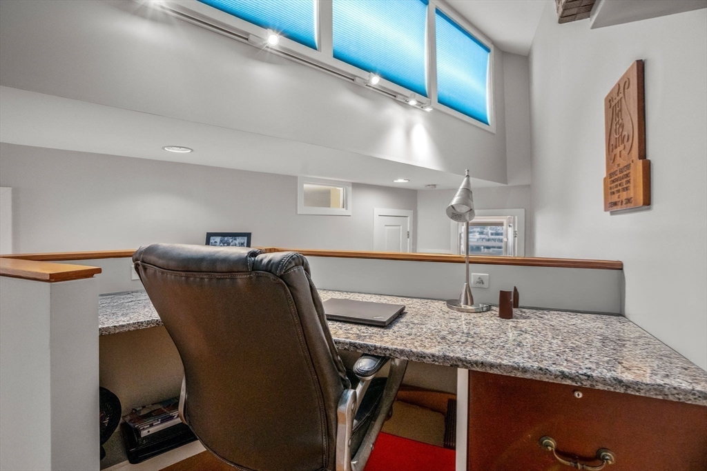 11 Constellation Wharf # 11