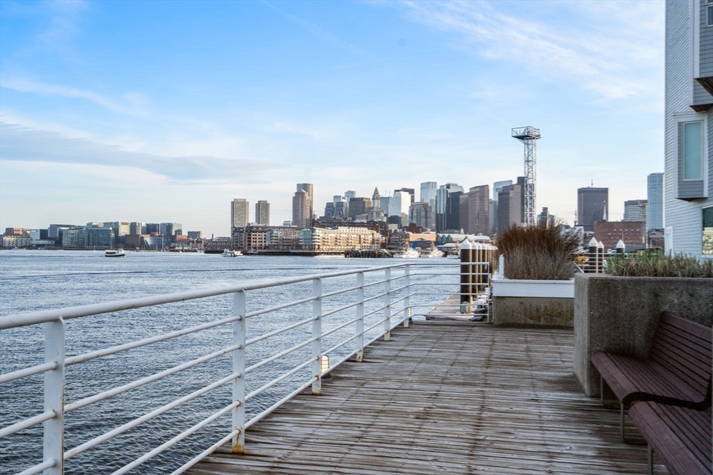 11 Constellation Wharf # 11