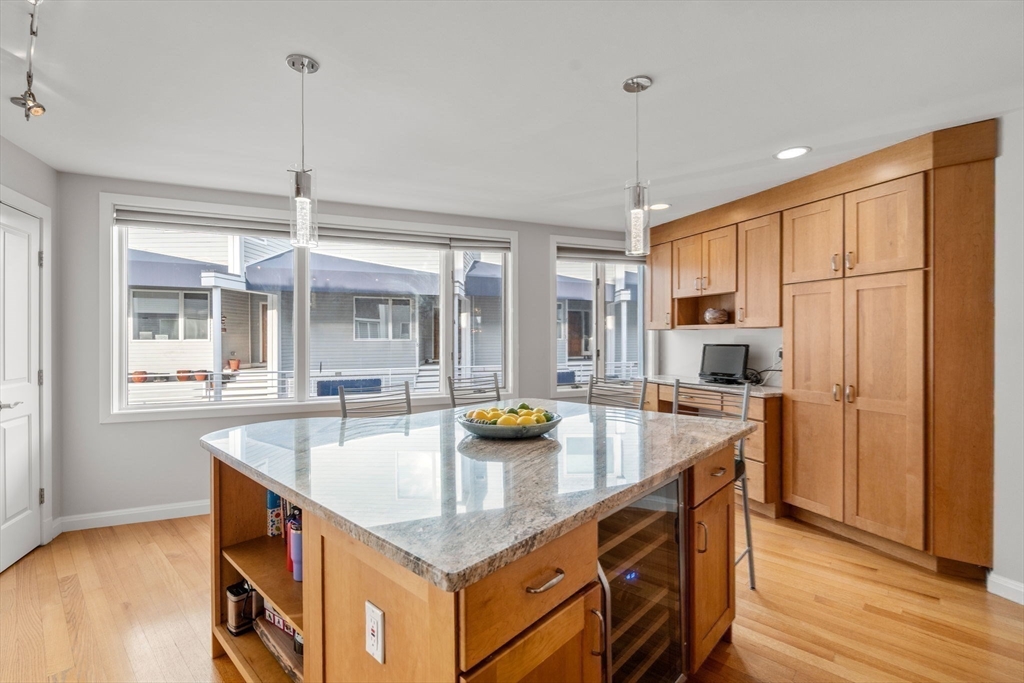 11 Constellation Wharf # 11