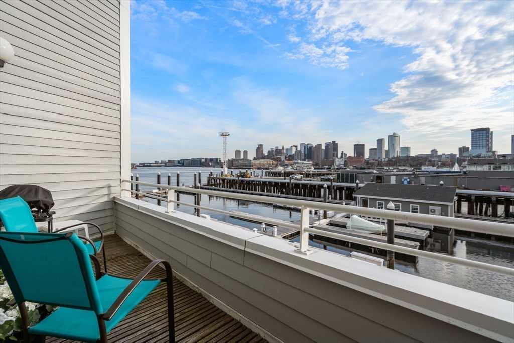 11 Constellation Wharf # 11