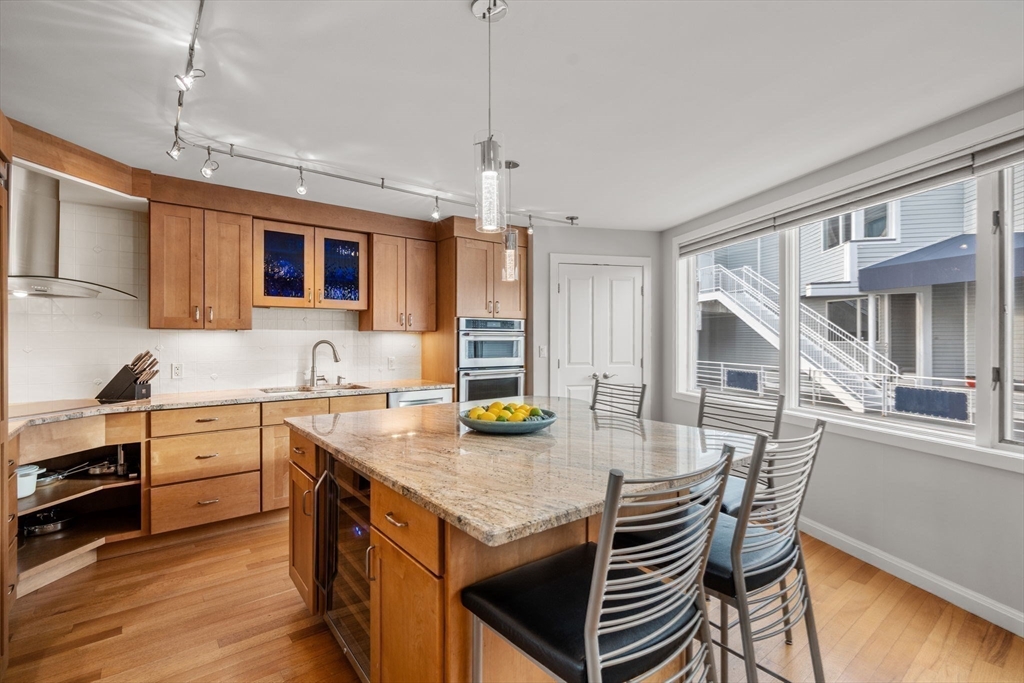 11 Constellation Wharf # 11