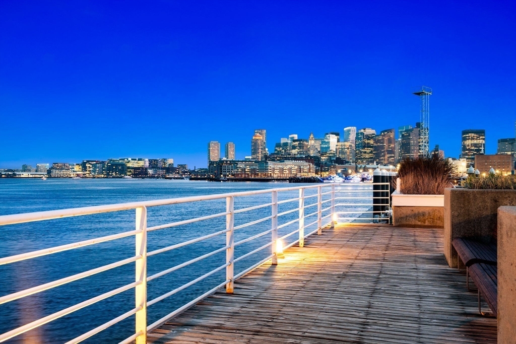 11 Constellation Wharf # 11