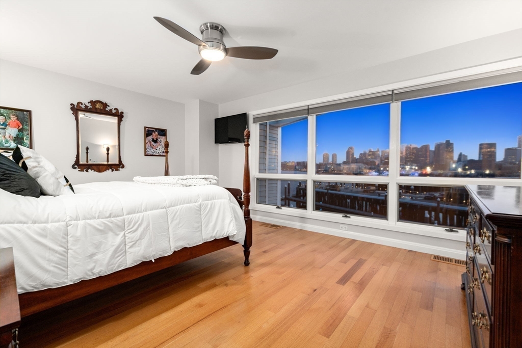 11 Constellation Wharf # 11