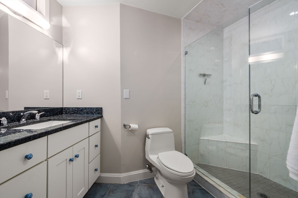 11 Constellation Wharf # 11