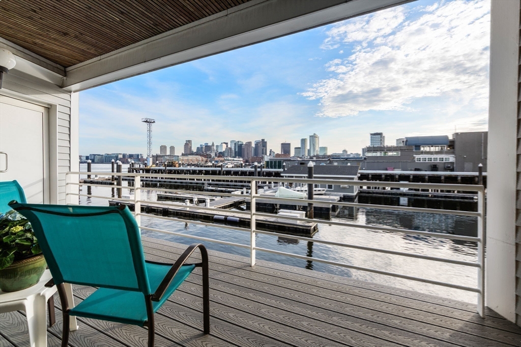 11 Constellation Wharf # 11