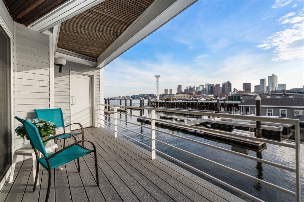 11 Constellation Wharf # 11