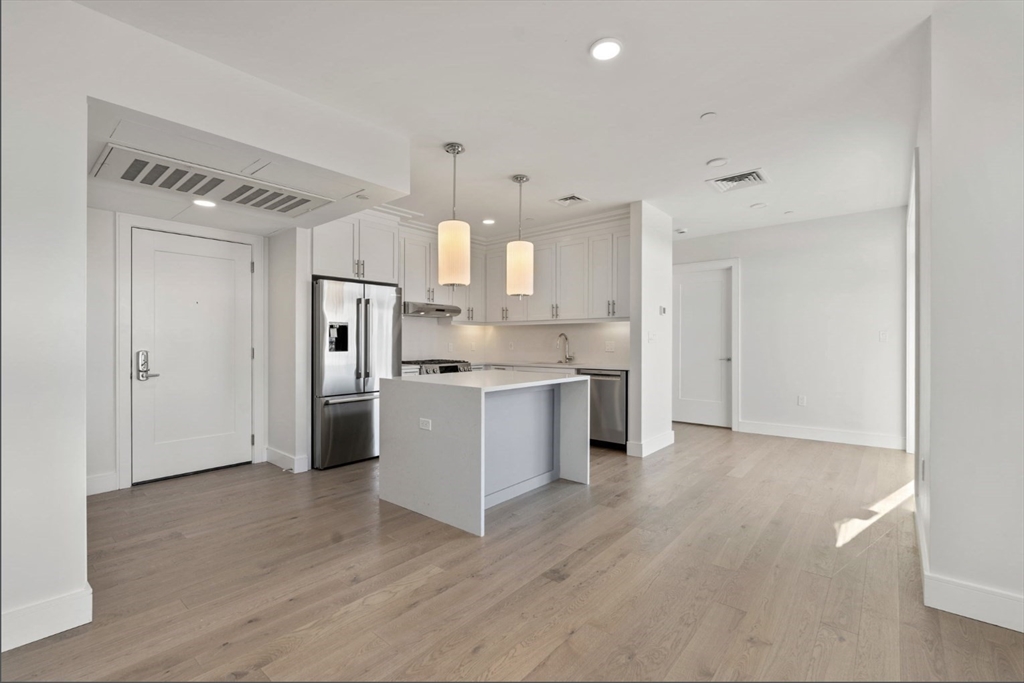 301 Border St. # 610