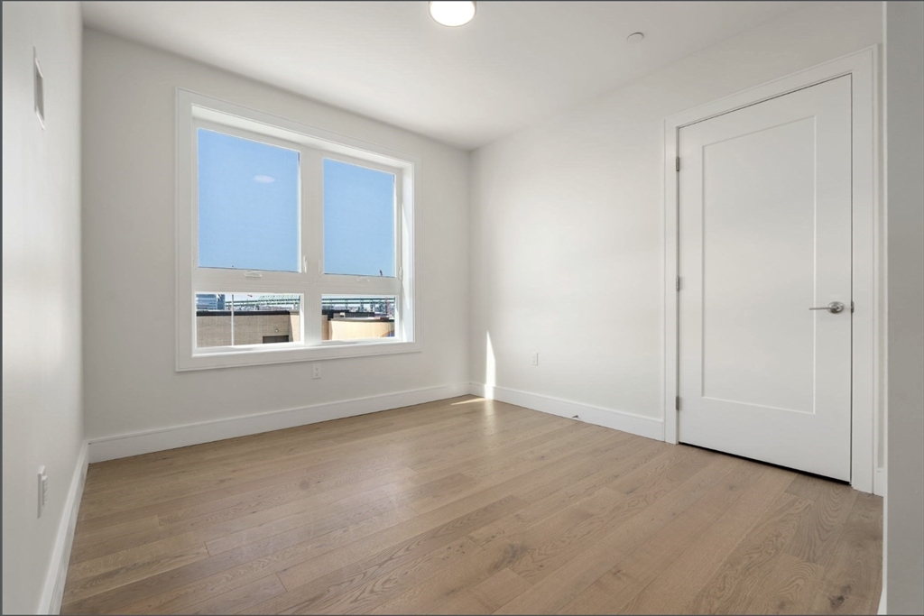 301 Border St. # 610