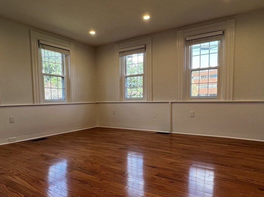 292 Great Rd # 1