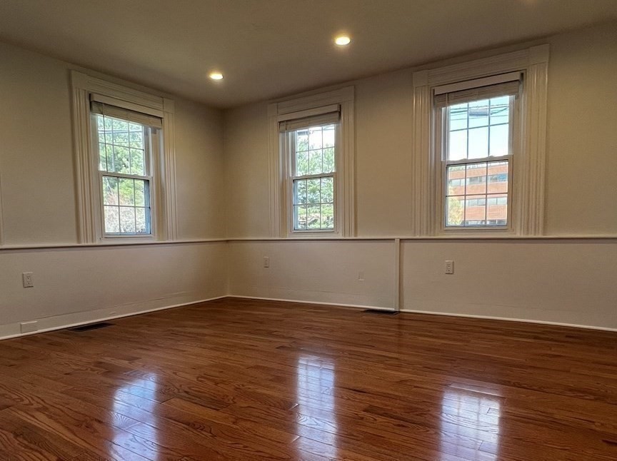 292 Great Rd # 1
