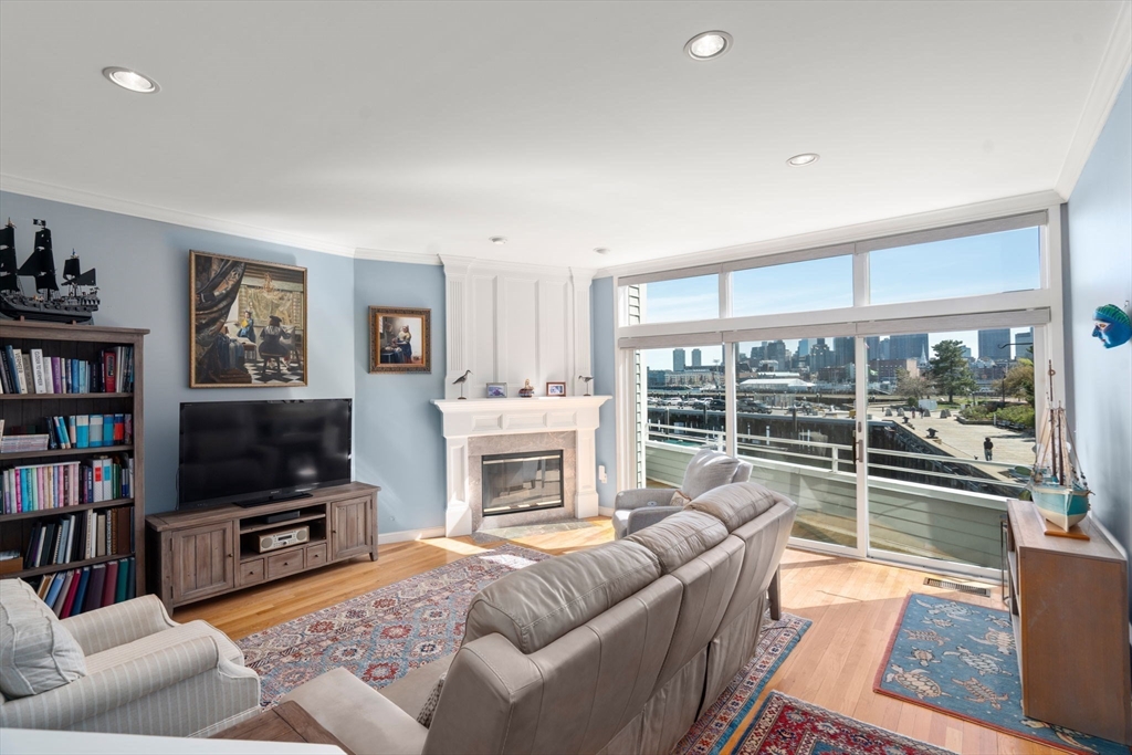 65 Constellation Wharf # 65