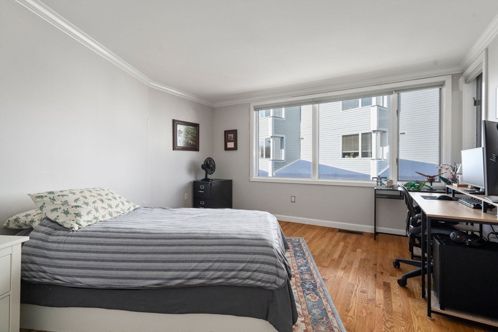 65 Constellation Wharf # 65