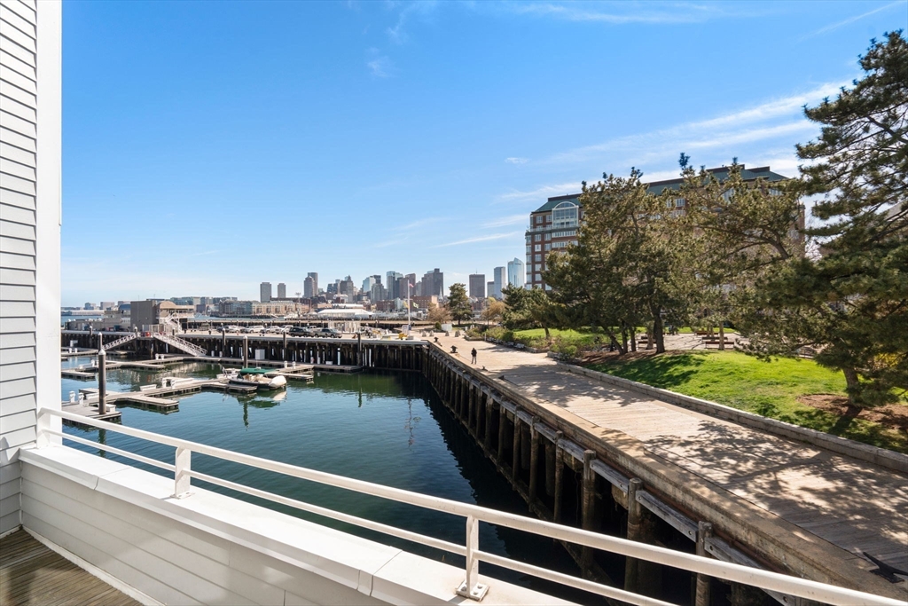 65 Constellation Wharf # 65