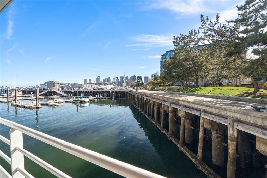 65 Constellation Wharf # 65