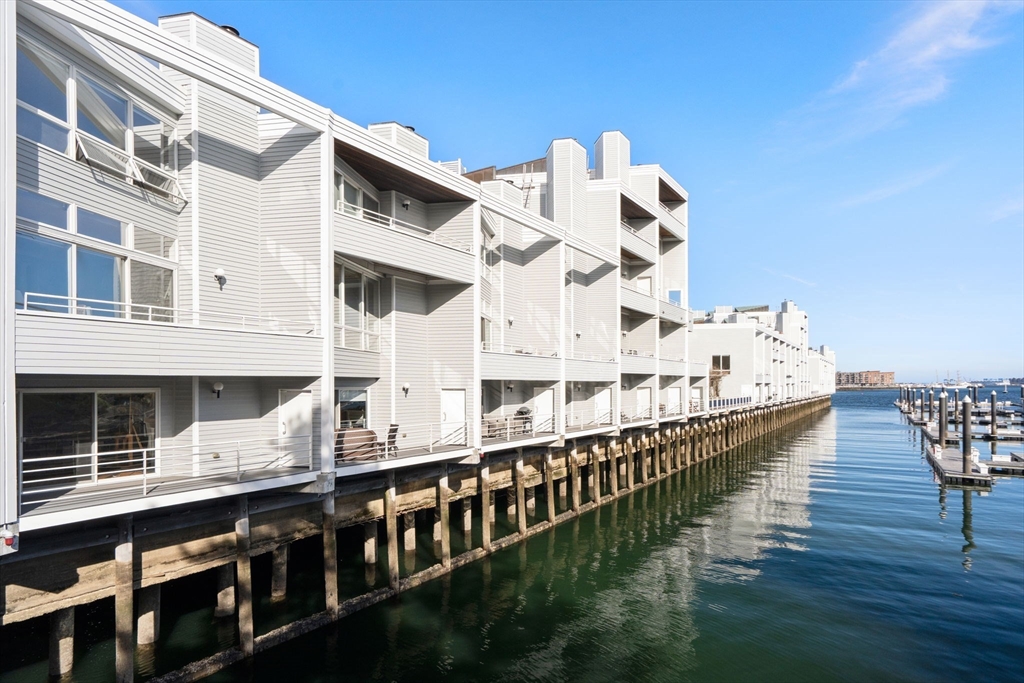 65 Constellation Wharf # 65
