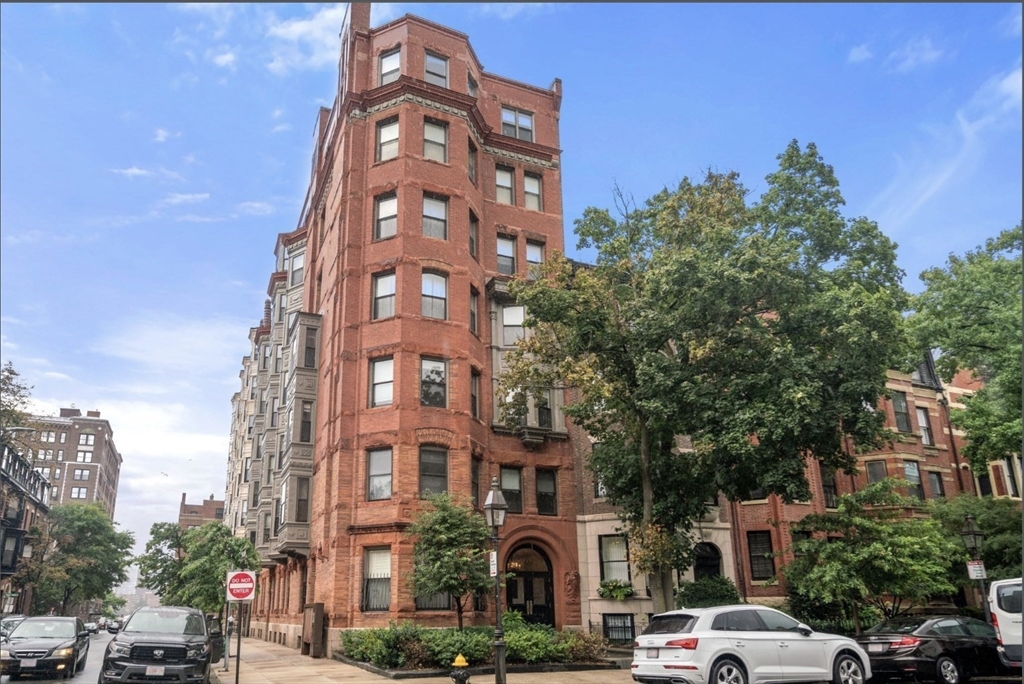 199 Marlborough St. # 303